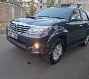 Toyota Fortuner 2015 Gray
