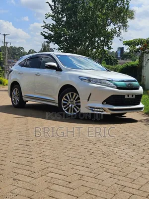 Toyota Harrier 2.0 4WD 2019 White