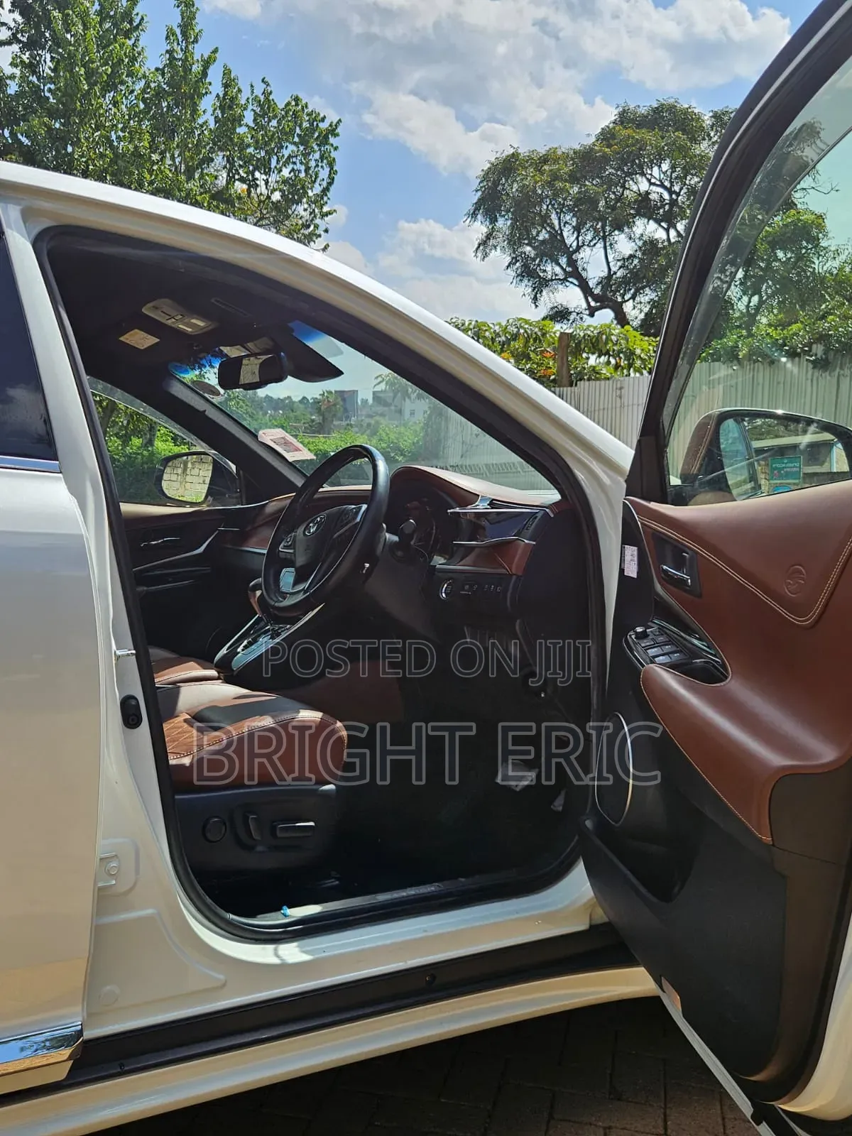 Toyota Harrier 2.0 4WD 2019 White