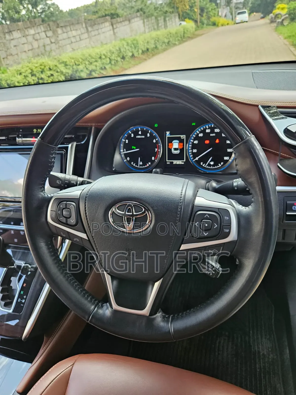 Toyota Harrier 2.0 4WD 2019 White