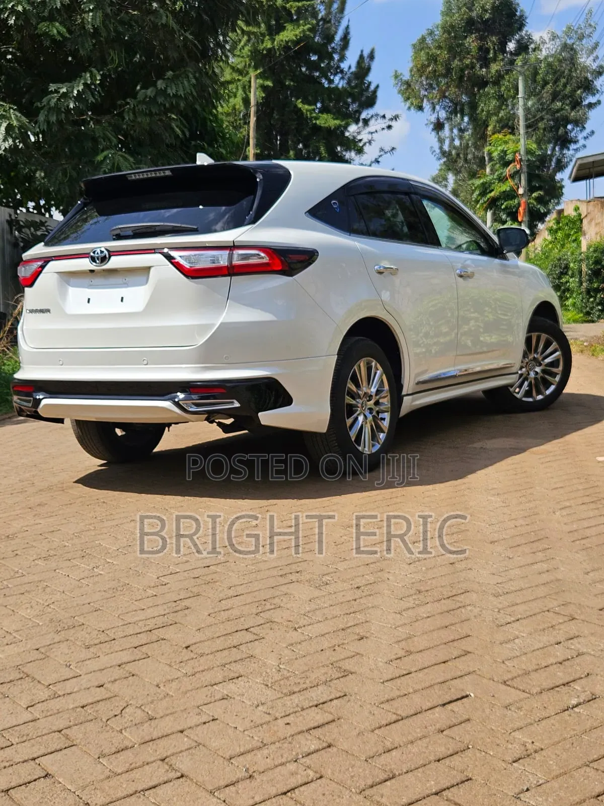 Toyota Harrier 2.0 4WD 2019 White