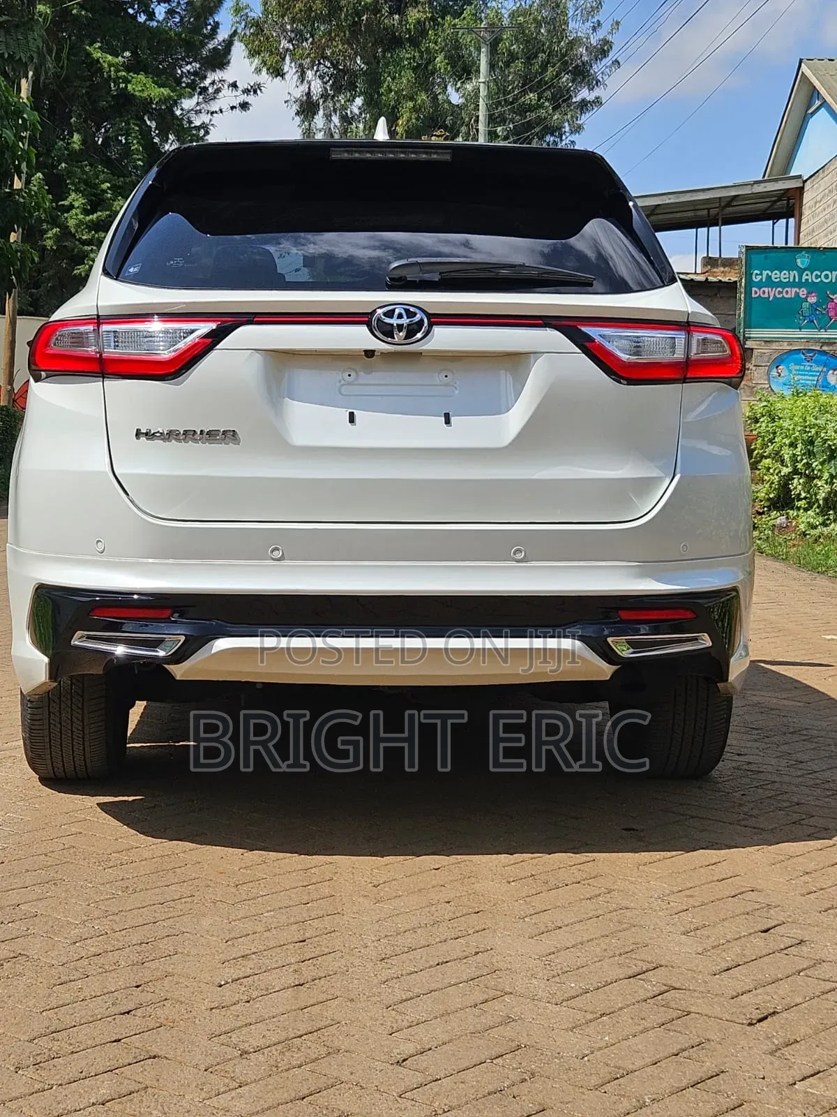 Toyota Harrier 2.0 4WD 2019 White