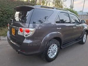 Toyota Fortuner 2015 Gray
