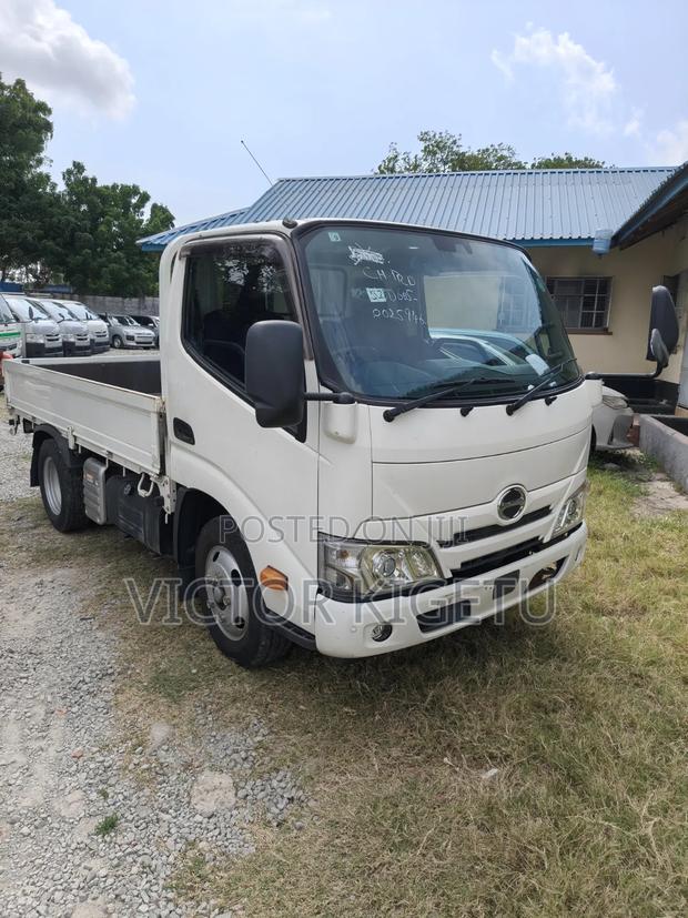 Hino Dutro 3 Tonnes 2019 White - thumbnail 2