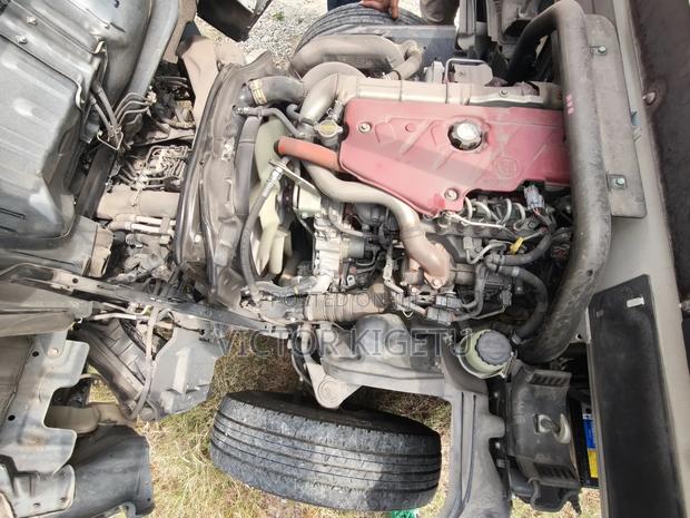 Hino Dutro 3 Tonnes 2019 White - thumbnail 3