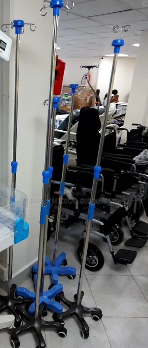 Drip Stand With 4 Hooks and Adjustable Pole