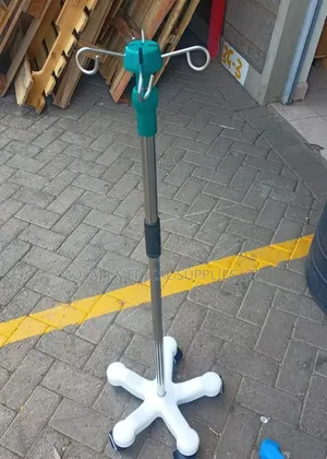 Drip Stand With 4 Hooks and Adjustable Pole