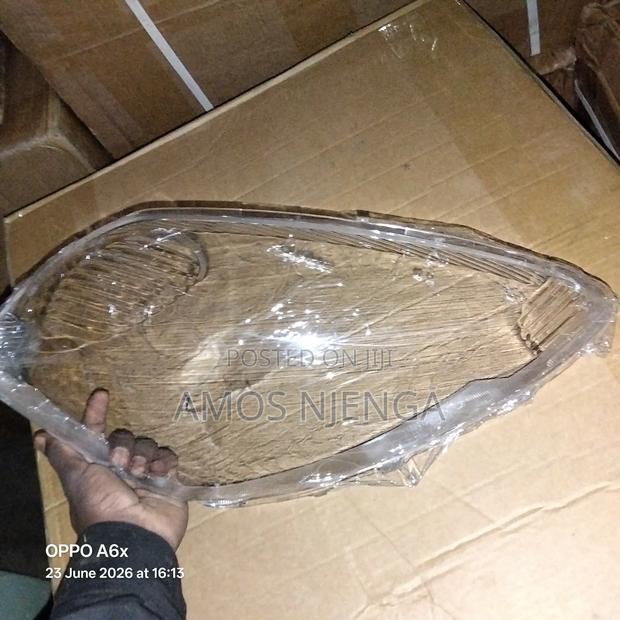 Toyota Passo 2004 Headlight Lens - thumbnail 2