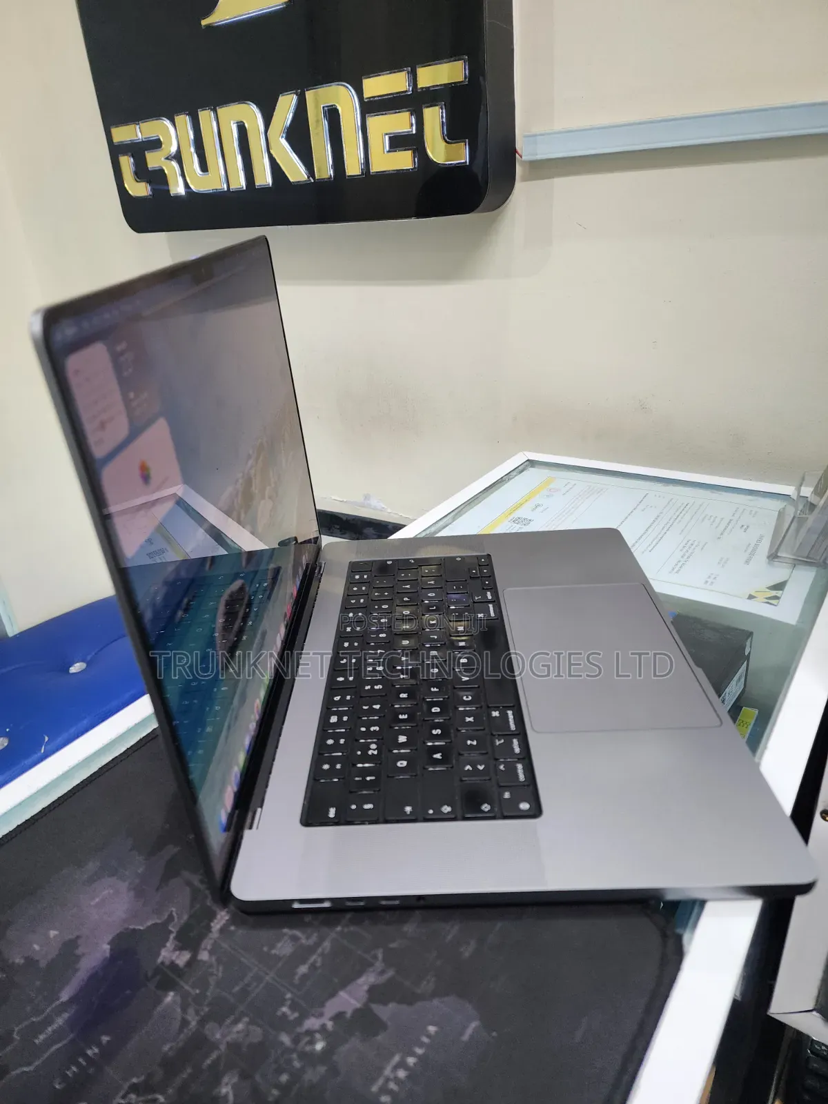 Laptop Apple MacBook Pro 2021 M1 Max 16GB Apple M1 Pro SSD 512GB