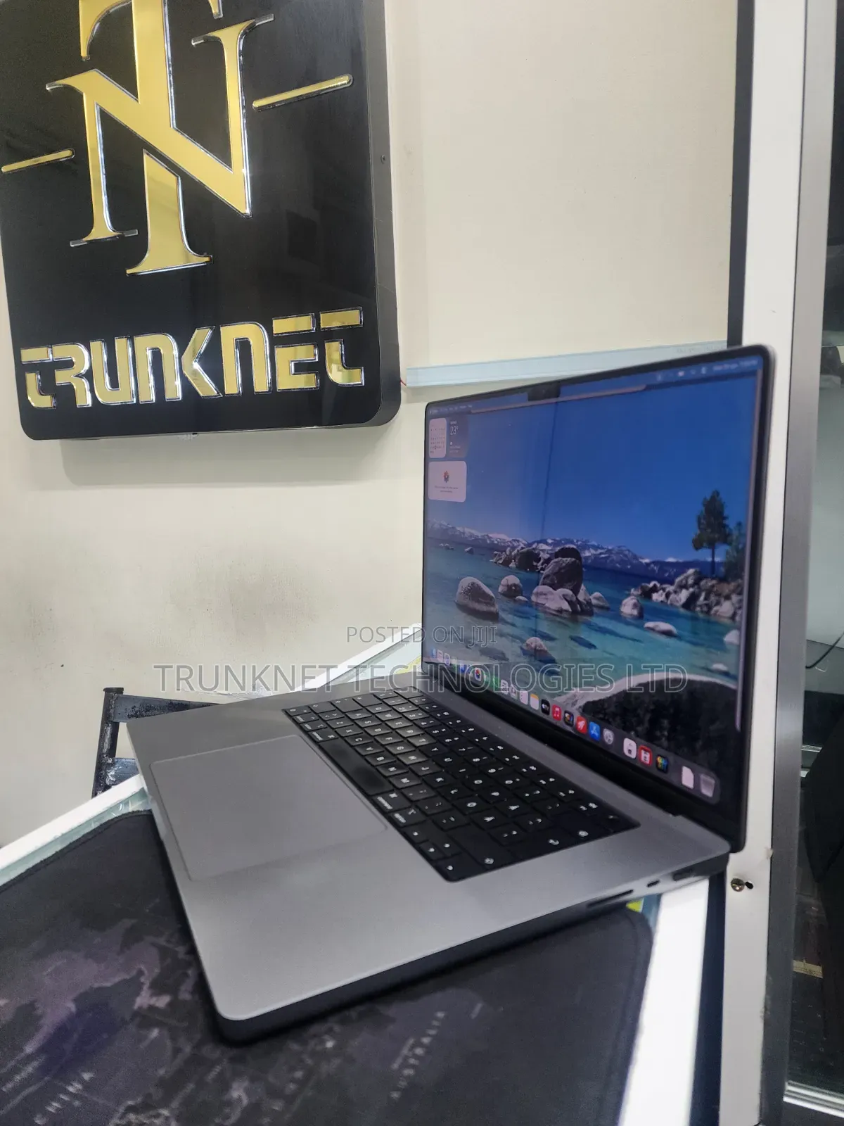 Laptop Apple MacBook Pro 2021 M1 Max 16GB Apple M1 Pro SSD 512GB