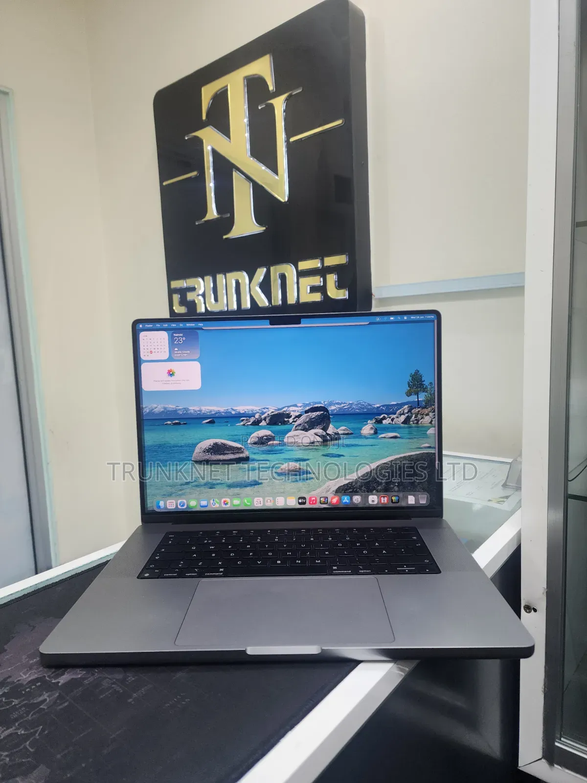 Laptop Apple MacBook Pro 2021 M1 Max 16GB Apple M1 Pro SSD 512GB