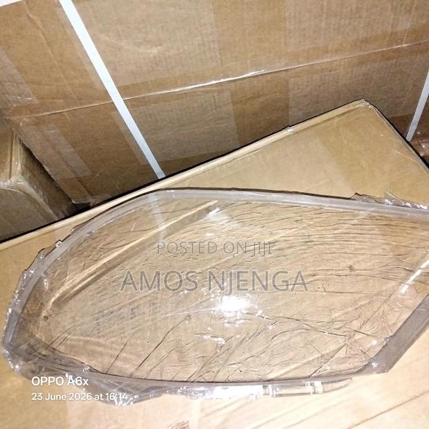 Auris 2007 Headlight Lens Available - thumbnail 2