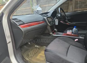 Toyota Premio 2010 Silver