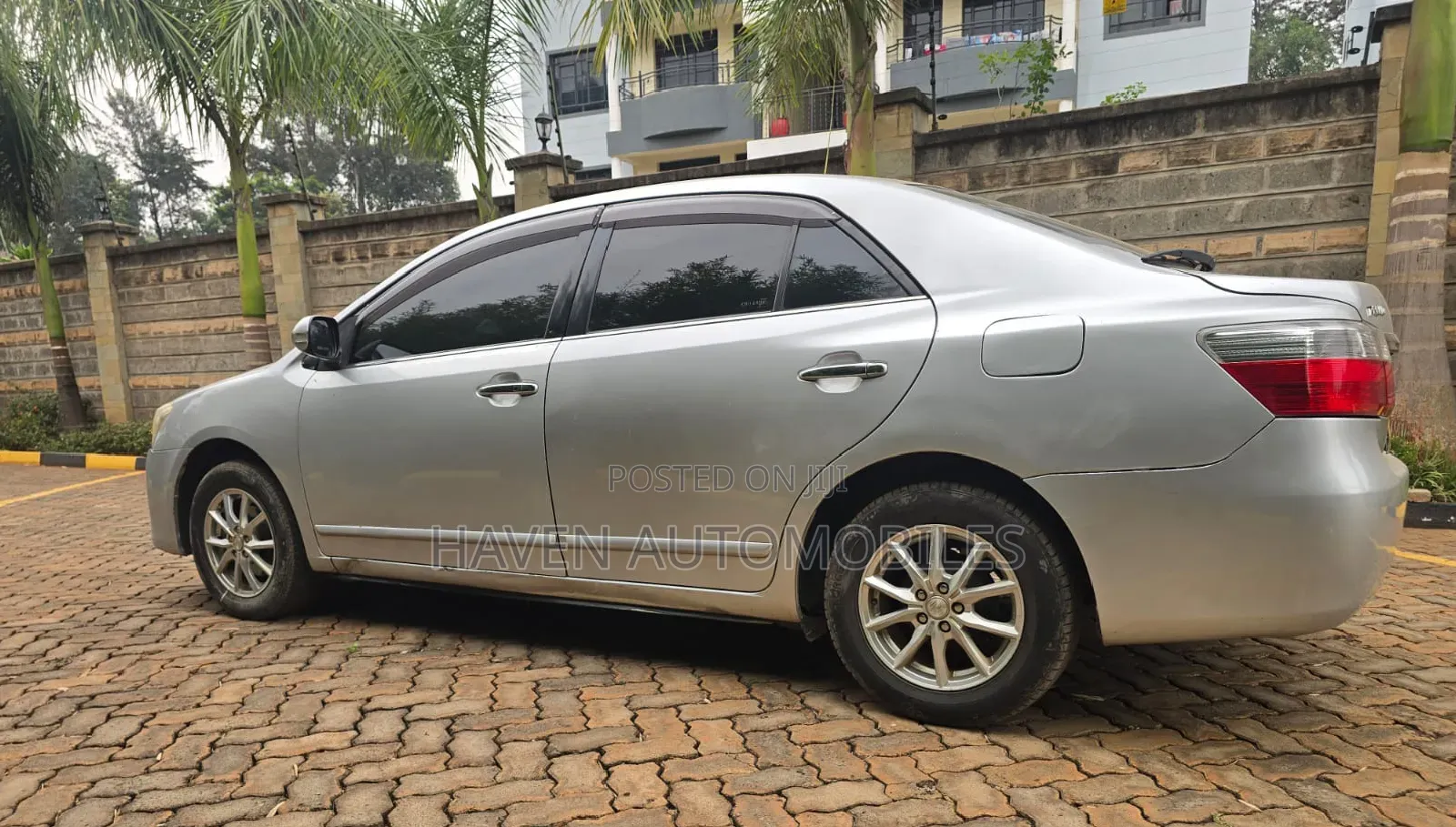 Toyota Premio 2010 Silver