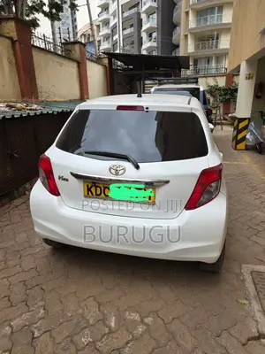 Toyota Vitz 2014 White