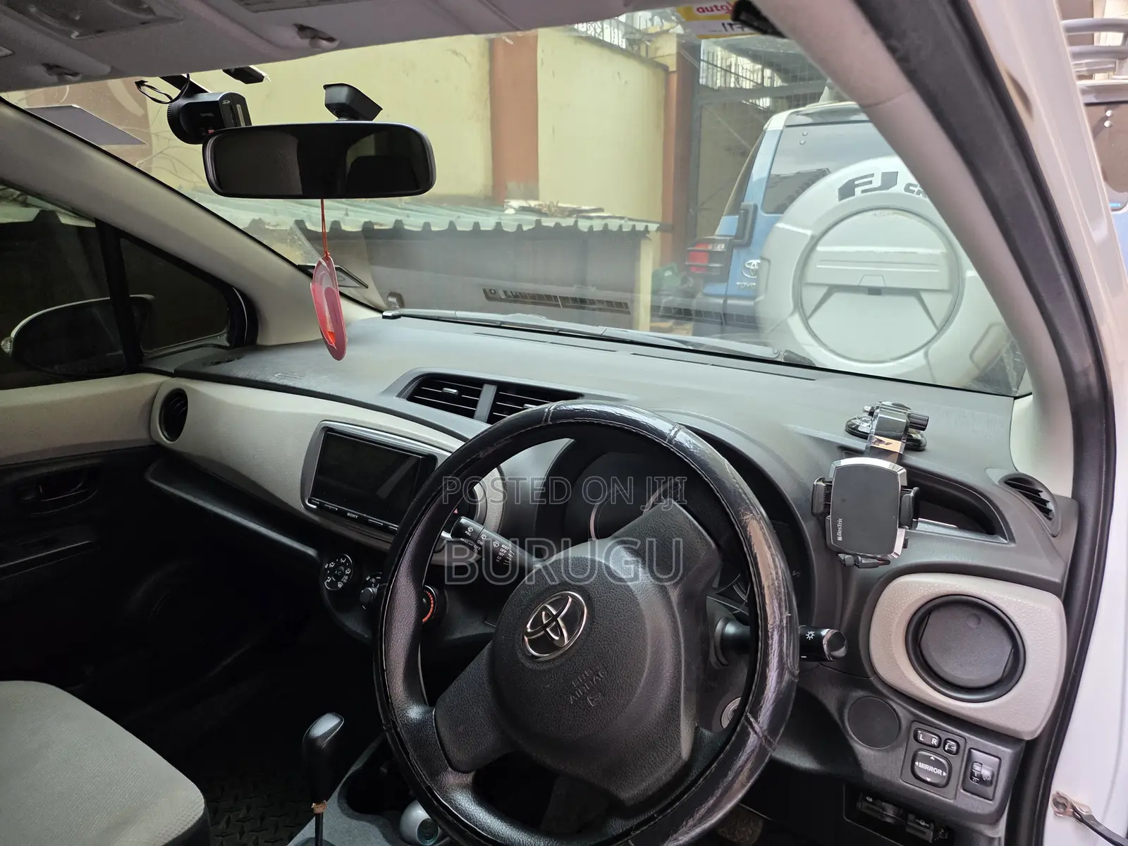 Toyota Vitz 2014 White