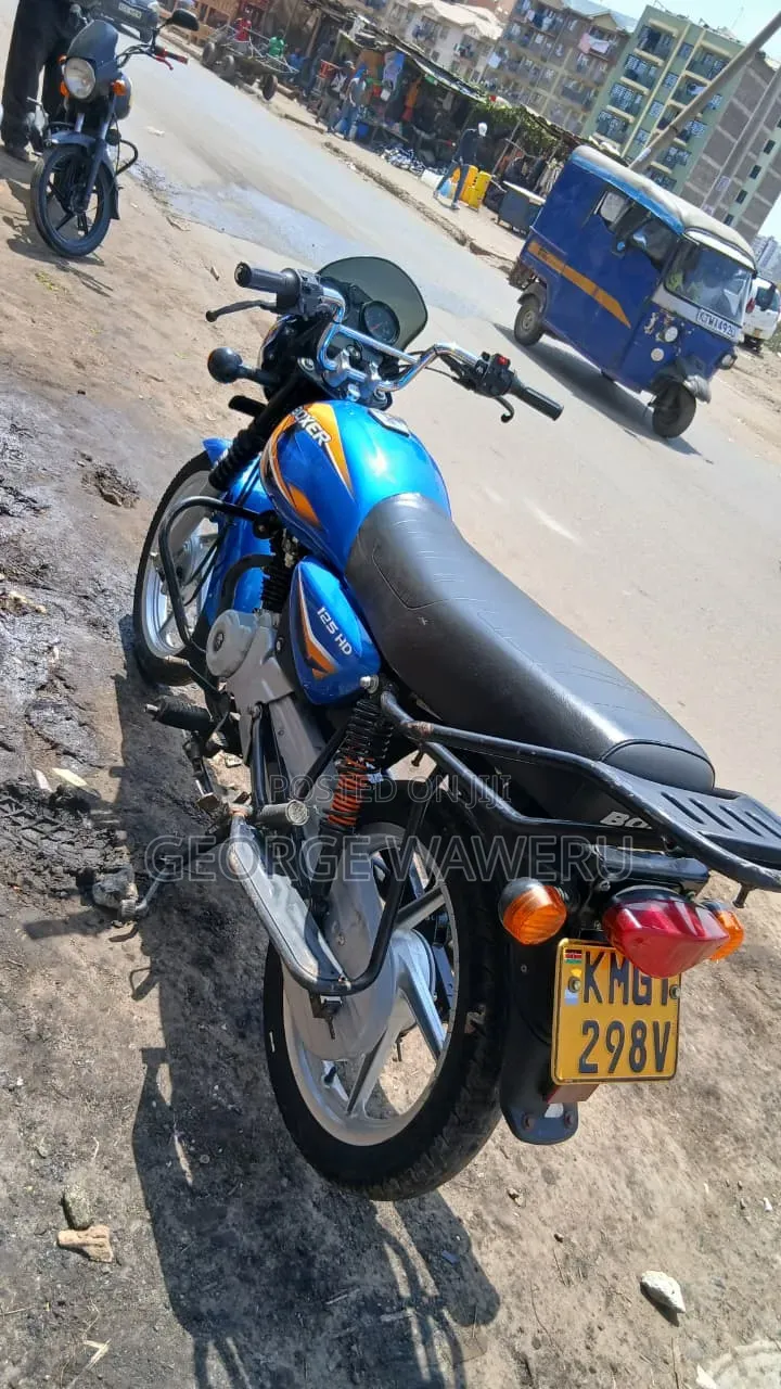 Bajaj Boxer 125 2025 Blue