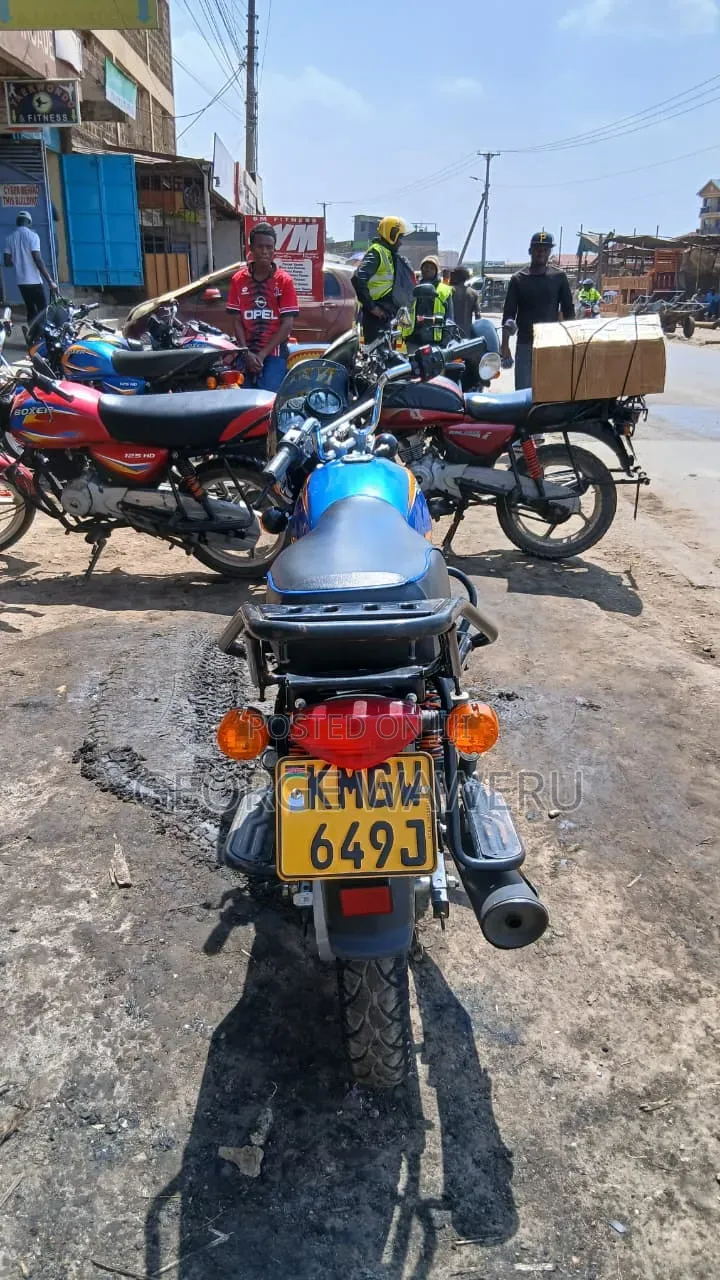 Bajaj Boxer 125 2025 Blue