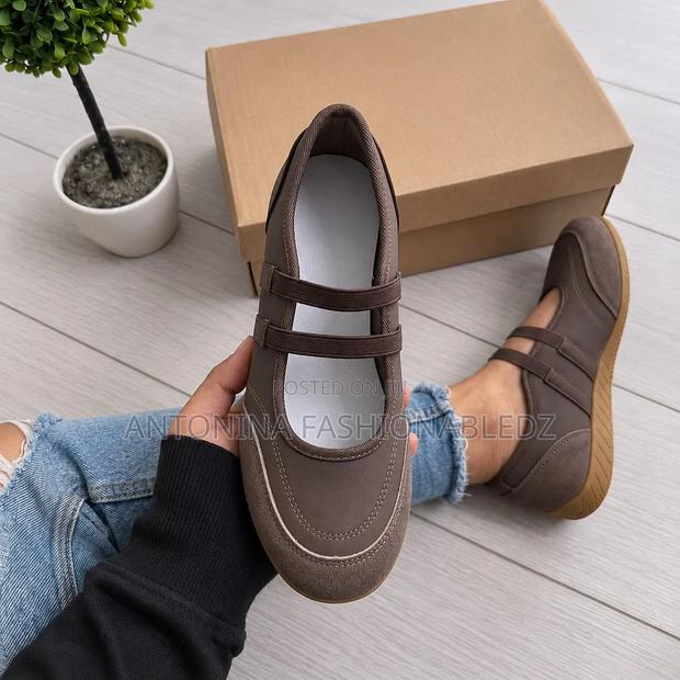 Ladies Comfortable Shoes - thumbnail 3