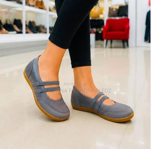 Ladies Comfortable Shoes - thumbnail 5