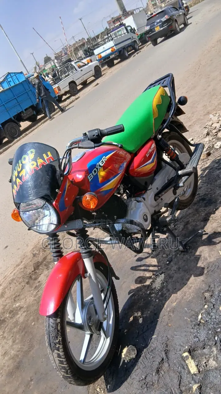 Bajaj Boxer 125 2025 Red