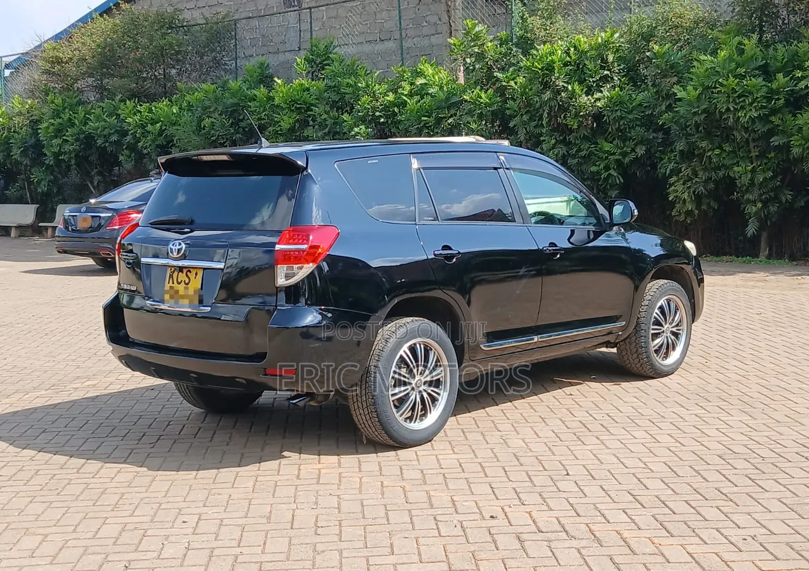 Toyota Vanguard 2011 Black