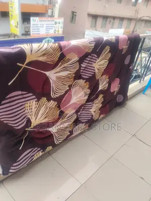 Warm 5x6, 6 by 6 Woolen Duvet for Home Comfort