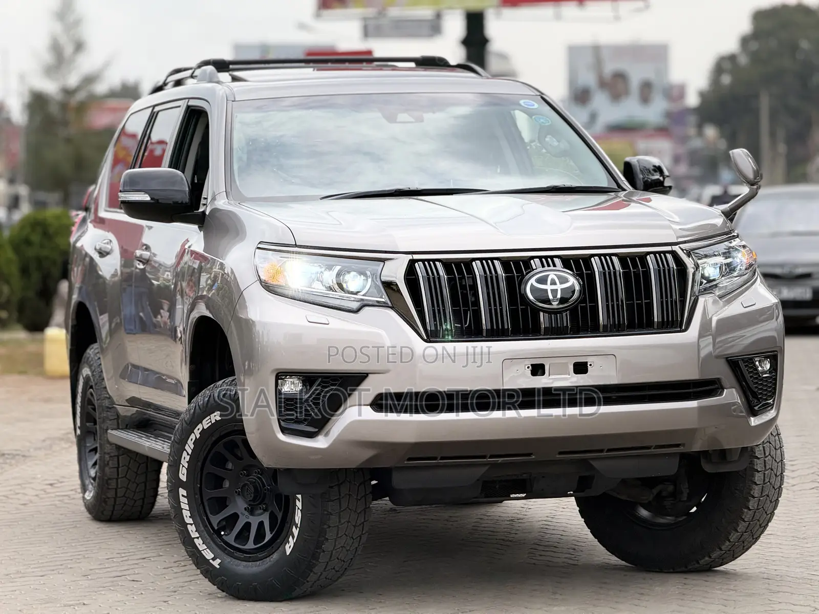 Toyota Land Cruiser Prado 2.7 2019 Gray