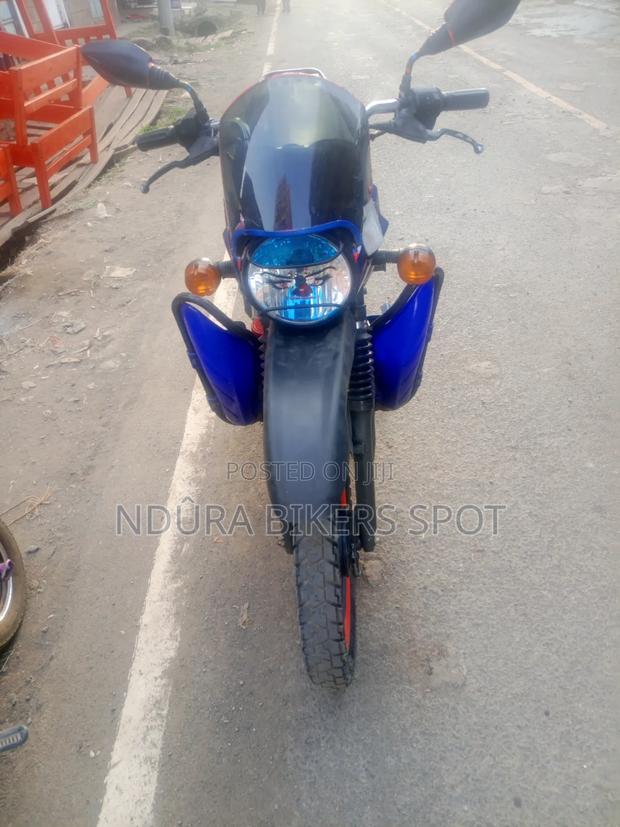 Bajaj Boxer 150 UG 2026 Blue