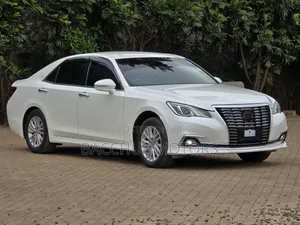 Toyota Crown 2017 White