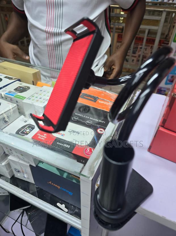 360° Rotating Phone Stand With Flexible Arm and Clamp - thumbnail 3