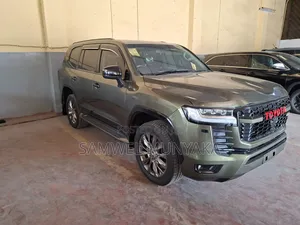 Toyota Land Cruiser LC300 2022 Green