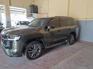 Toyota Land Cruiser LC300 2022 Green