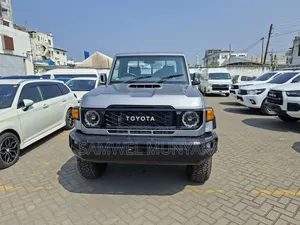 Toyota Land Cruiser 2019 White