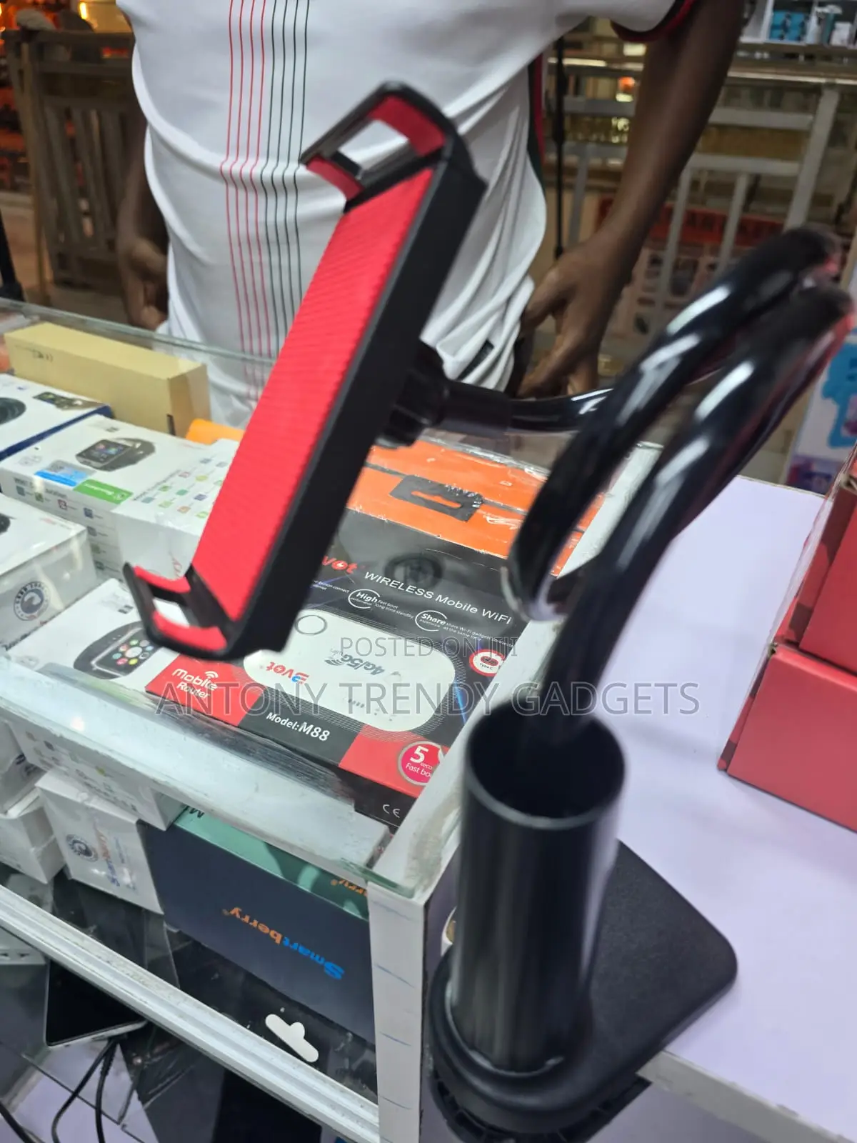 Universal Lazy Arm Phone Stand for Bed Desk Table