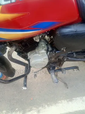 Bajaj Boxer 150 UG 2023 Red