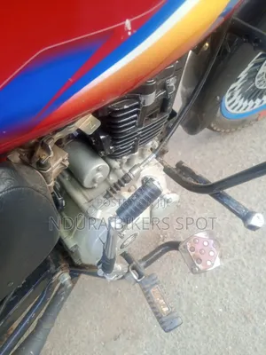 Bajaj Boxer 150 UG 2023 Red