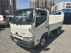 Toyota Dyna 2019 White