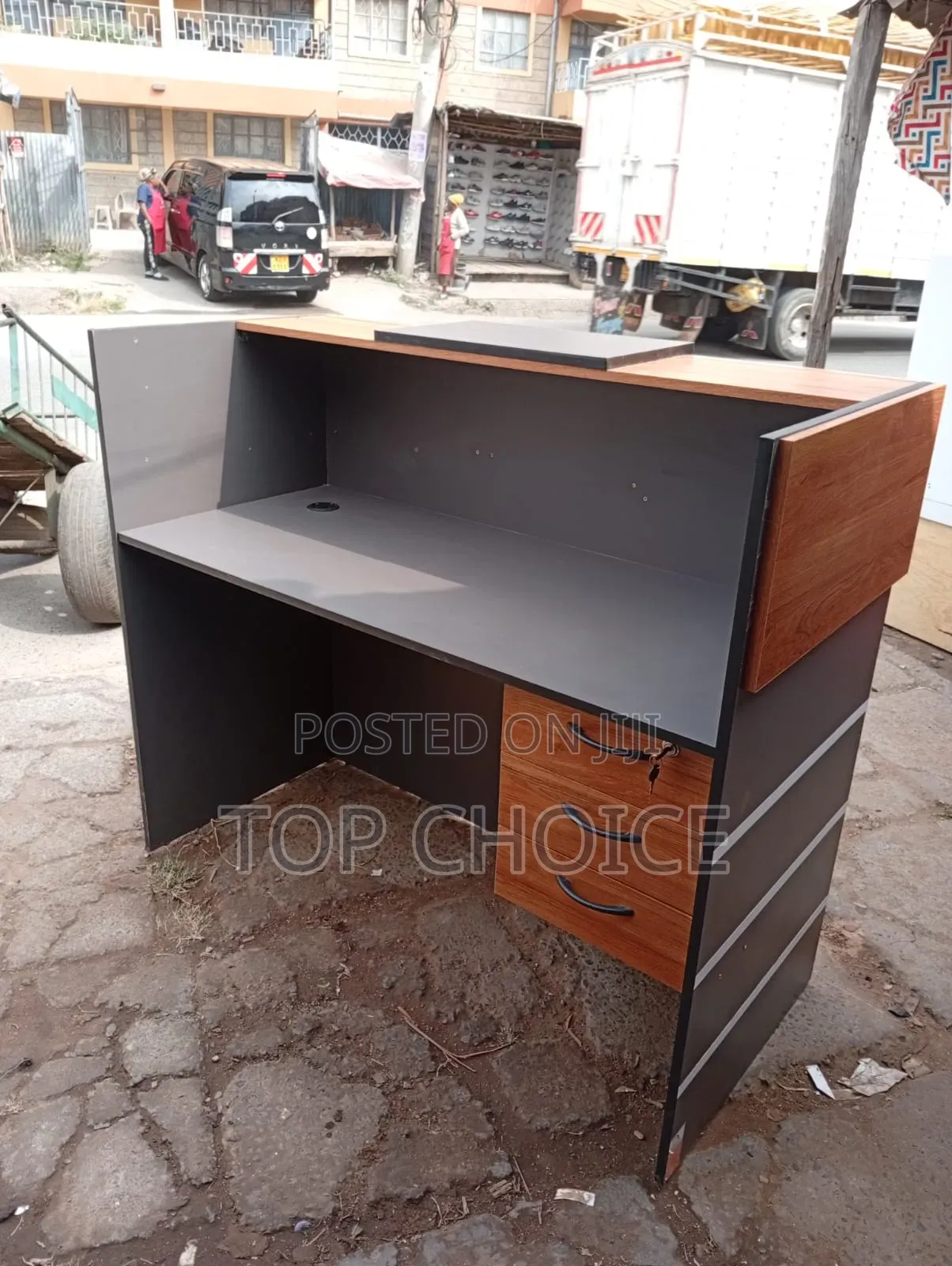 Executive Reception Counter Desk 1.4 Mitre