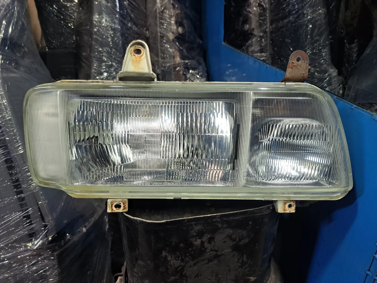 Isuzu FRR 33 Headlight