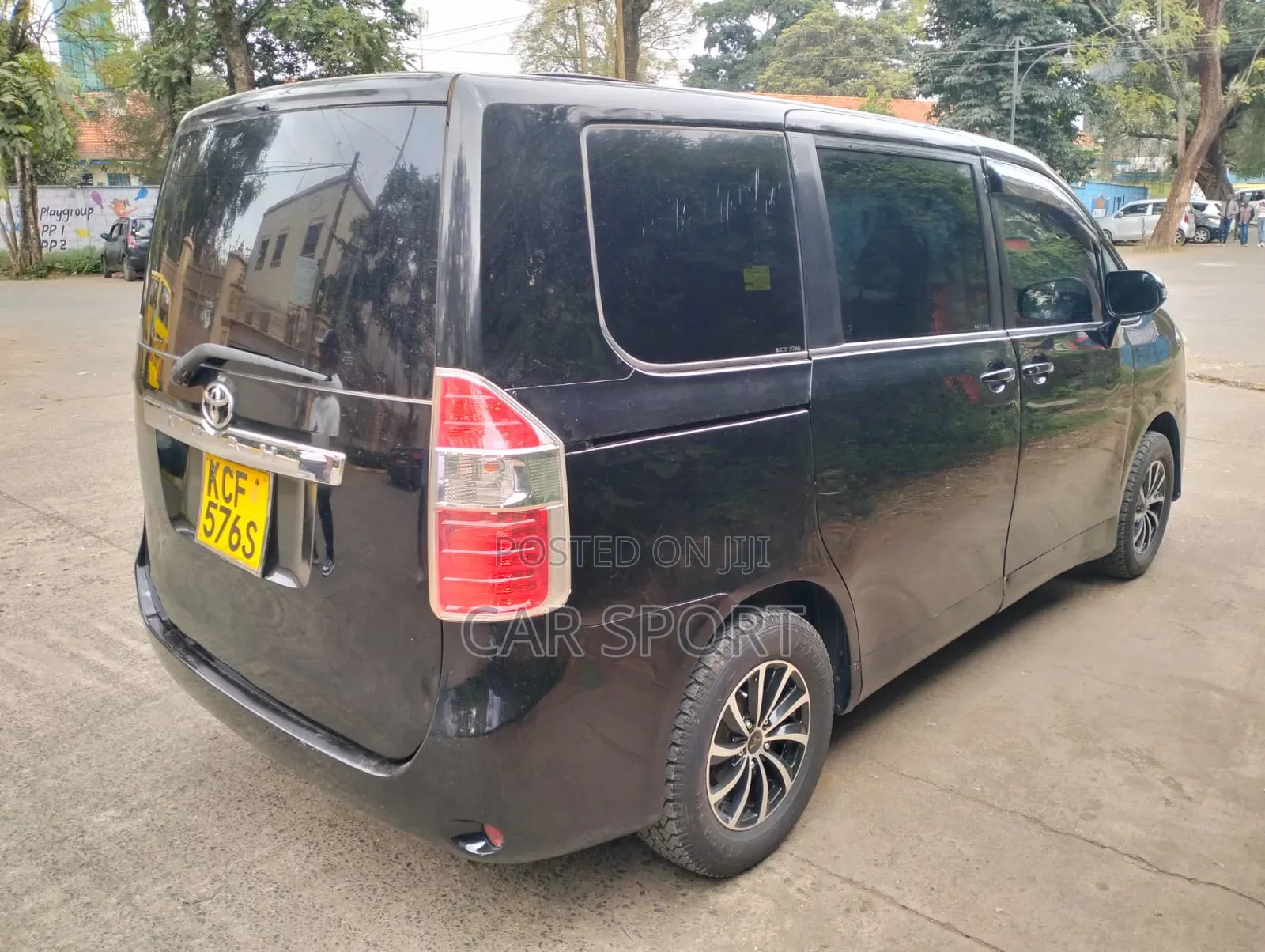 Toyota Noah 2009 Black