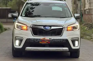 Subaru Forester Touring AWD 2019 White