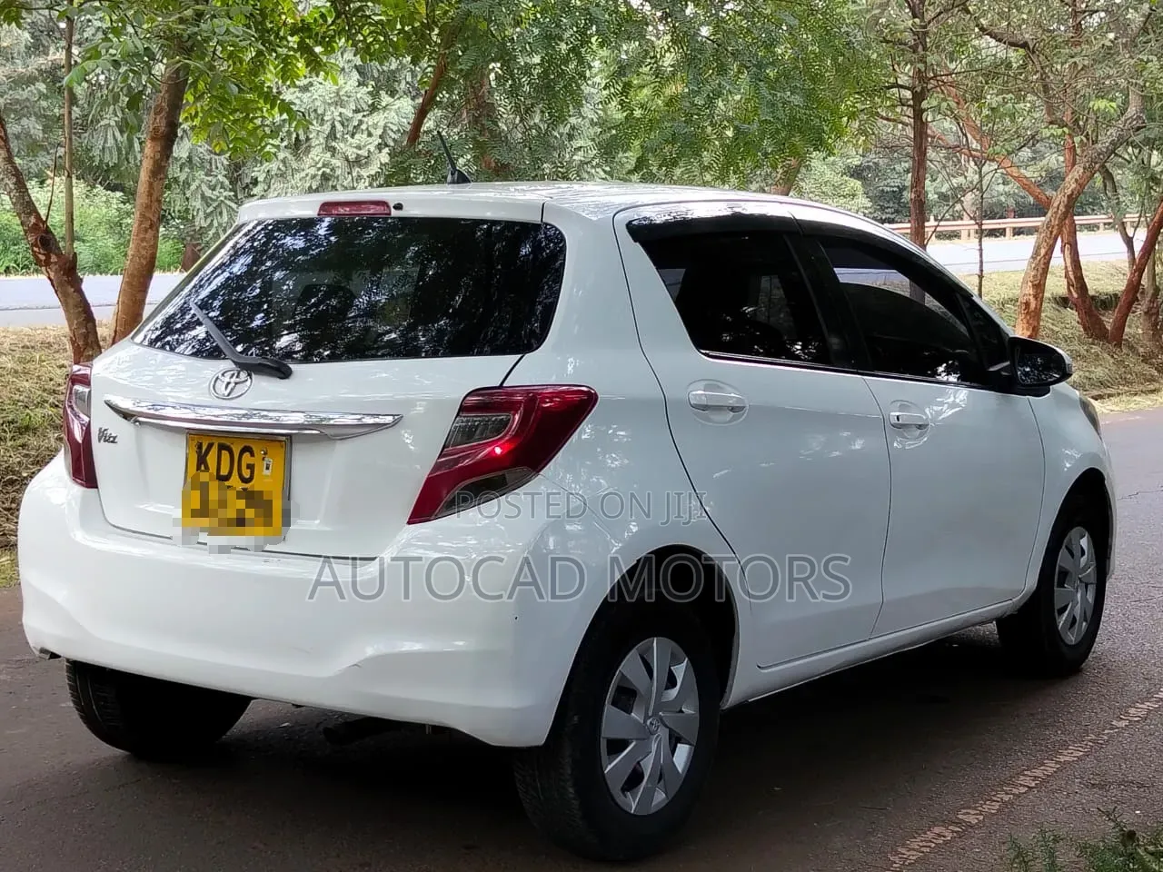 Toyota Vitz 2014 White