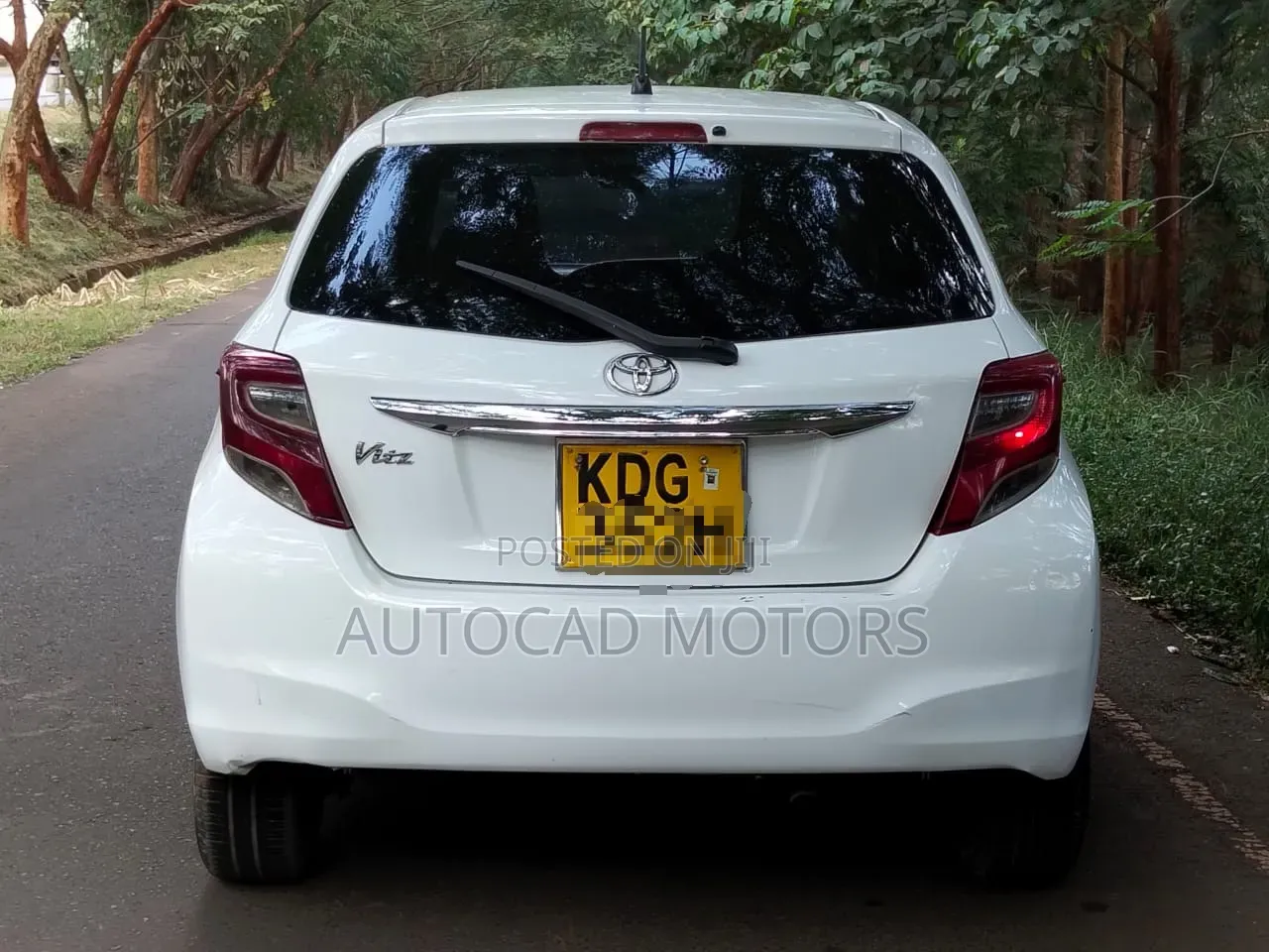 Toyota Vitz 2014 White