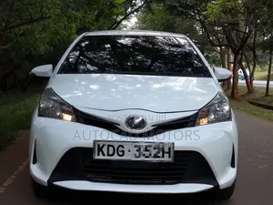 Toyota Vitz 2014 White