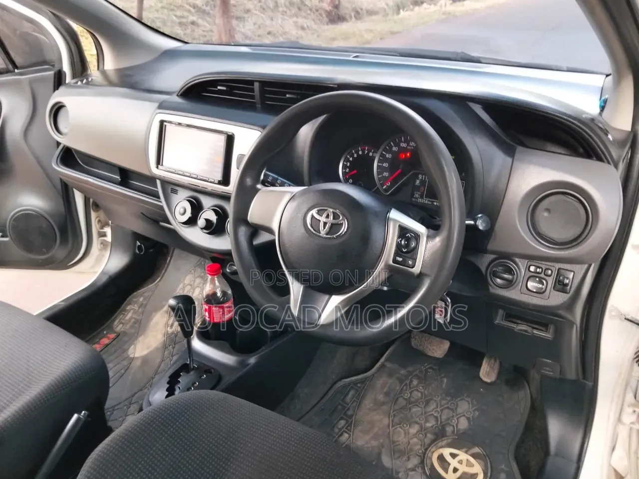 Toyota Vitz 2014 White