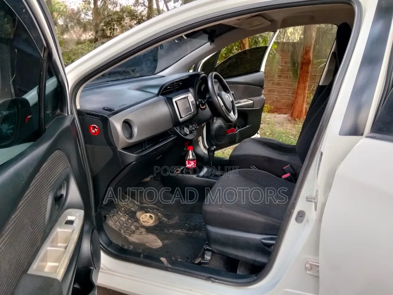Toyota Vitz 2014 White