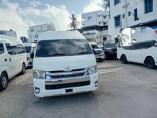 Toyota HiAce 2020 White - thumbnail 2
