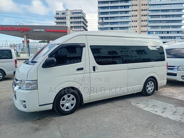 Toyota HiAce 2020 White - thumbnail 3