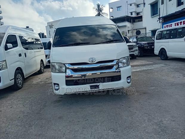 Toyota HiAce 2020 White